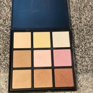 Morphe Cream and Yellow Highlighter Palette